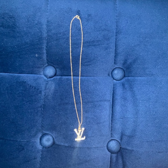 LV Necklace- Gold Tone- New Condition - Picture 3 of 7
